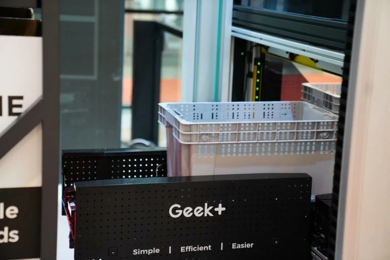 Wydajność magazynu: wewnątrz udanej modernizacji automatyzacji