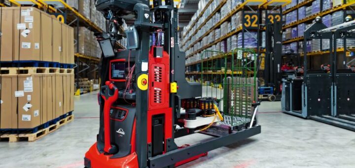 Robotyczny pojazd do automatycznego wybierania zamówień