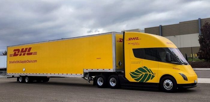 Pierwszy Tesla Semi wchodzi do operacji logistycznych ciężkiego ładunku