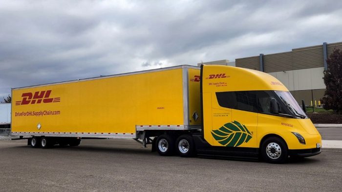 Pierwszy Tesla Semi wchodzi do operacji logistycznych ciężkiego ładunku
