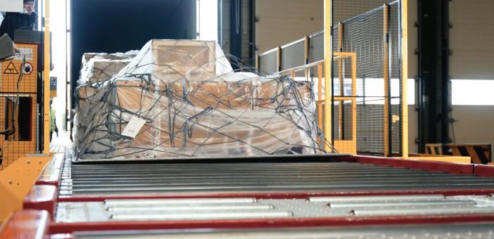 Skala i bezpieczeństwo w obsłudze ładunków lotniczych e-commerce
