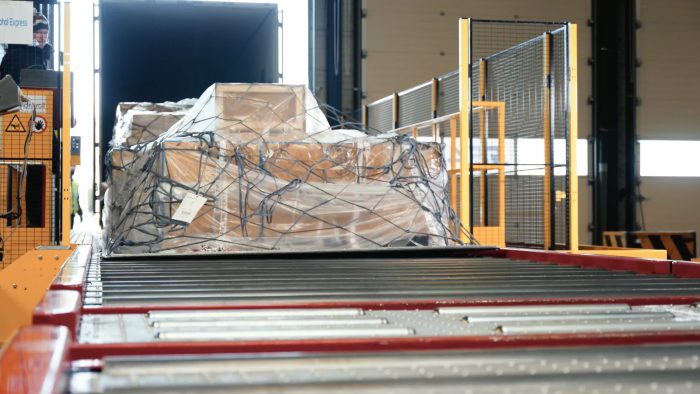 Skala i bezpieczeństwo w obsłudze ładunków lotniczych e-commerce