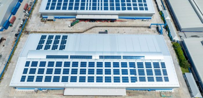 Firma przewozowa dąży do zmniejszenia kosztów energii elektrycznej o połowę dzięki energii słonecznej
