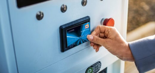 Firmy chcą więcej pojazdów elektrycznych, ale stają w obliczu rosnących kosztów