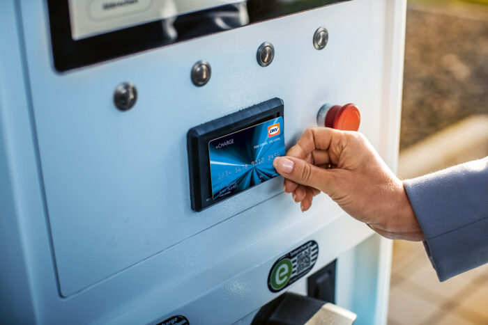 Firmy chcą więcej pojazdów elektrycznych, ale stają w obliczu rosnących kosztów