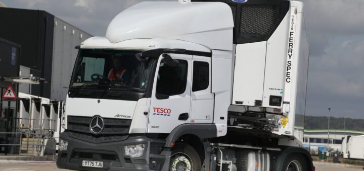 Tesco łączy niskie GWP z odpornością łańcucha chłodniczego