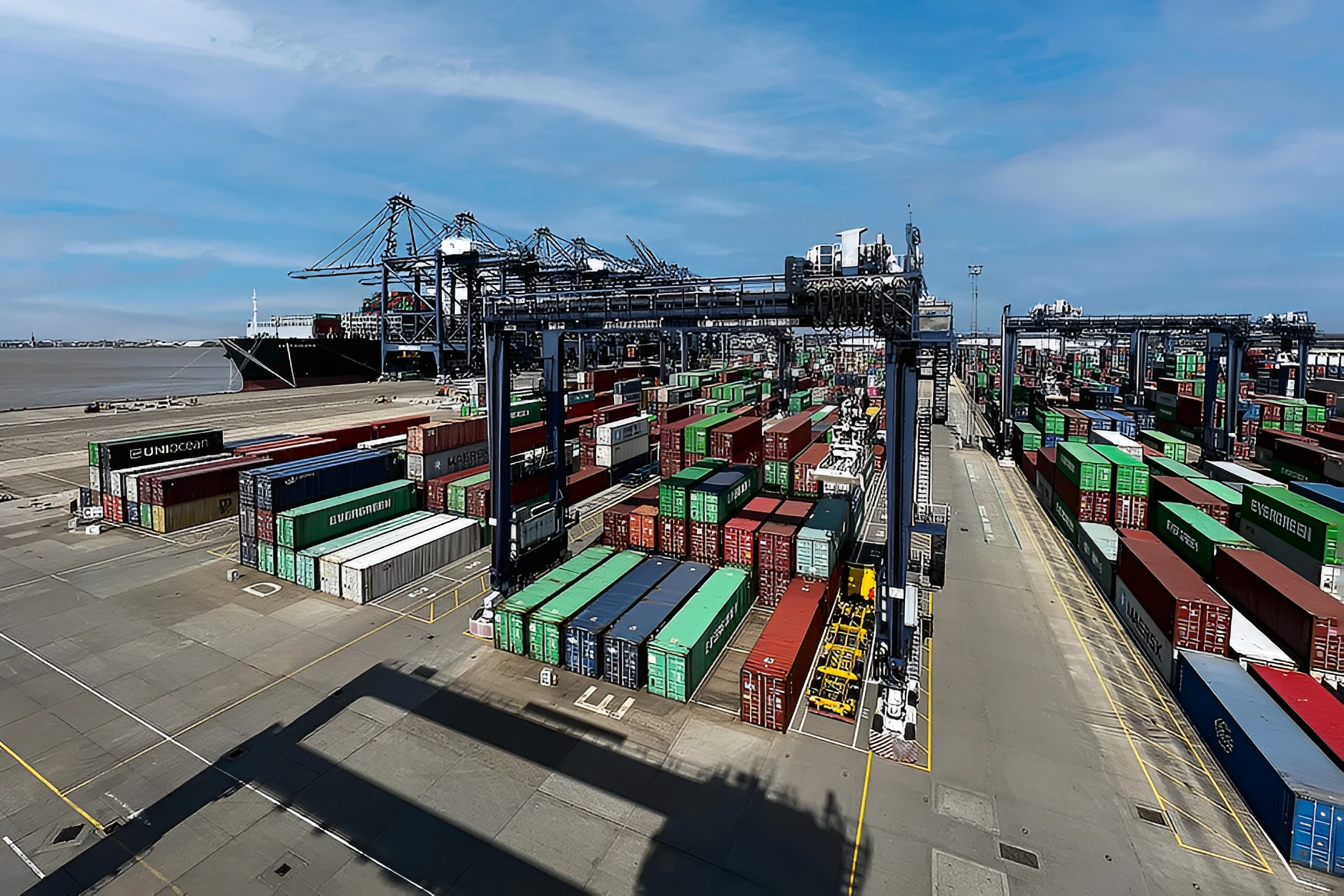 Port Industry 5.0: elektryfikacja, dane i człowiek w pętli