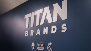 Połączone wykonanie zamówień zwiększa odporność Titan Brands