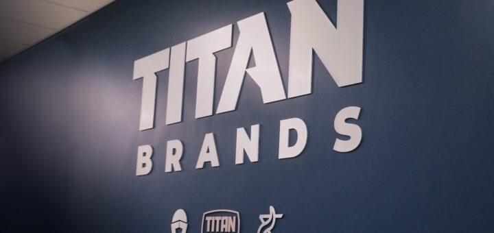Połączone wykonanie zamówień zwiększa odporność Titan Brands