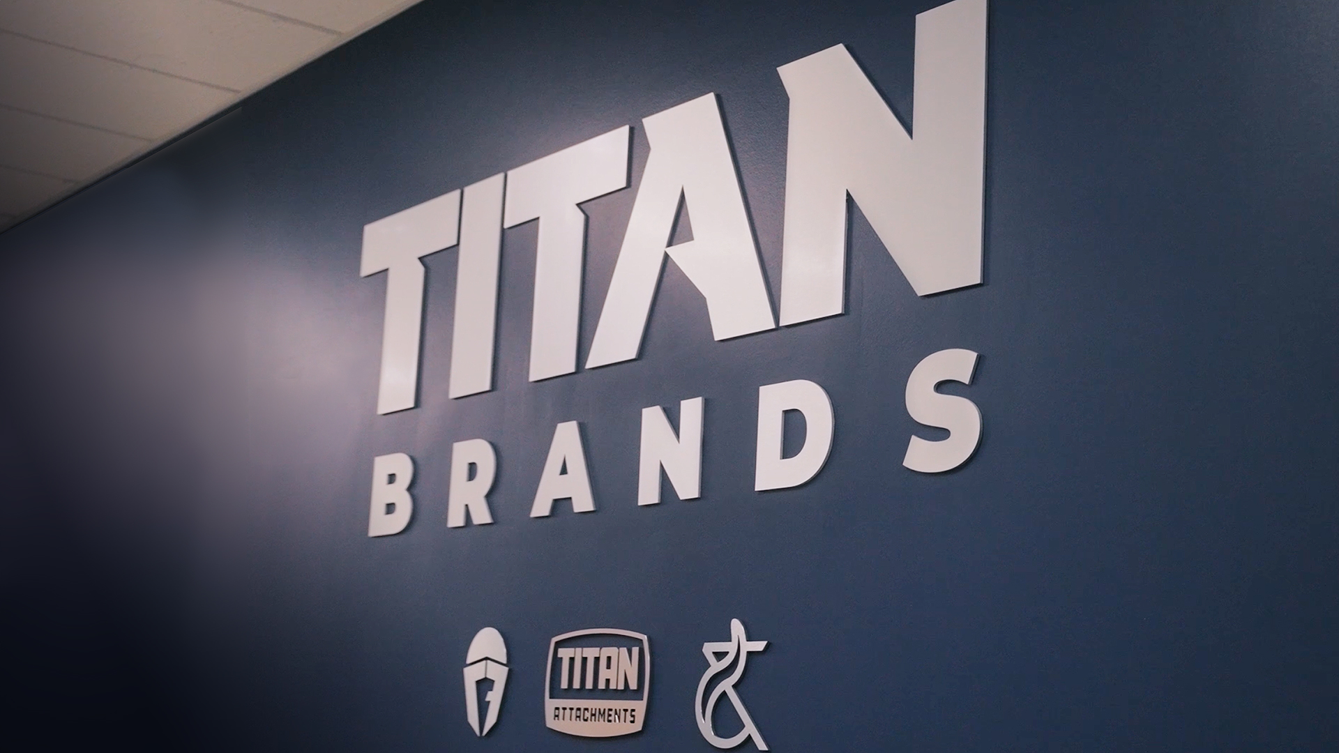 Połączone wykonanie zamówień zwiększa odporność Titan Brands